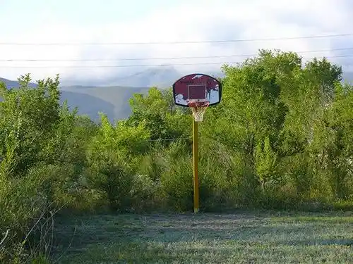 Տնակներ Սևանի ափին