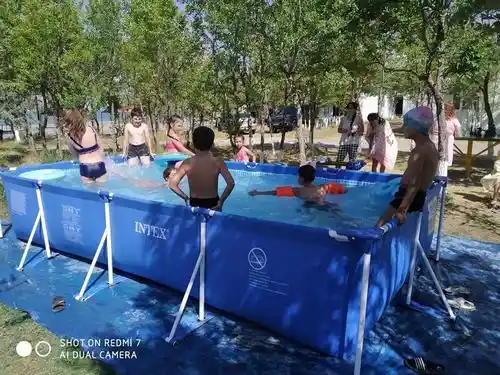 Տնակներ Սևանի ափին